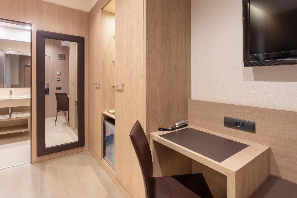 SINGLE STANDARD Room, Catalonia Atocha, Madrid