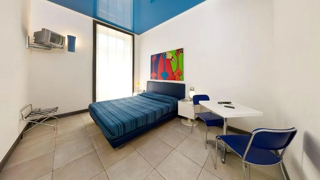 Room, Caracciolo10, Naples