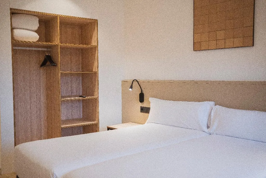 DOUBLE SINGLE USE STANDARD Room, Hotel Sant Pau, Barcelona