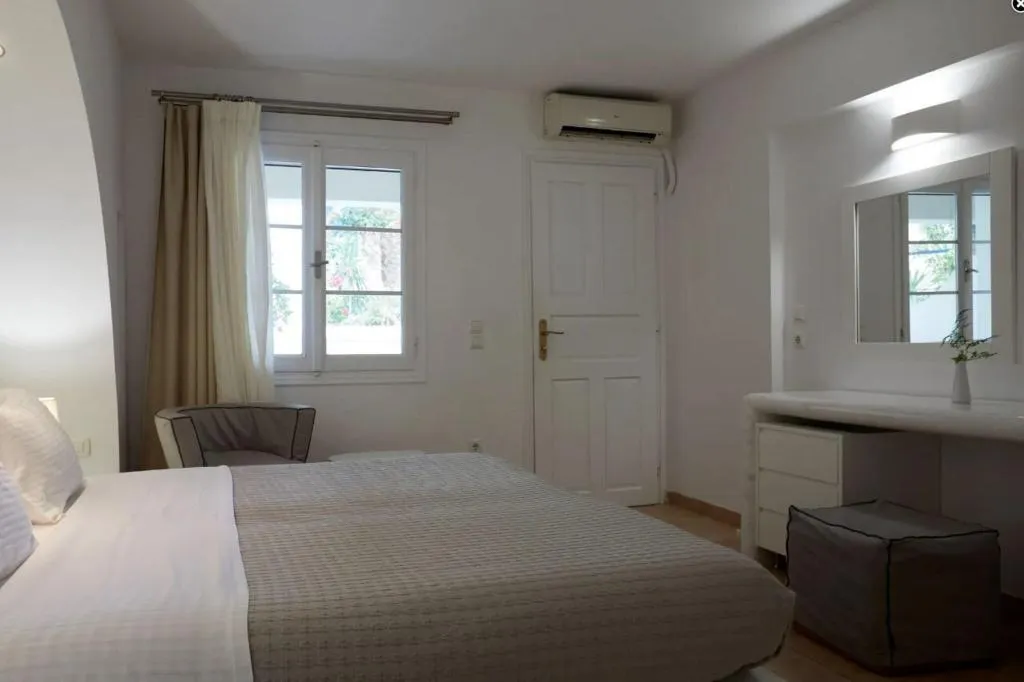 DOUBLE ECONOMY Room, Hermes, Santorini