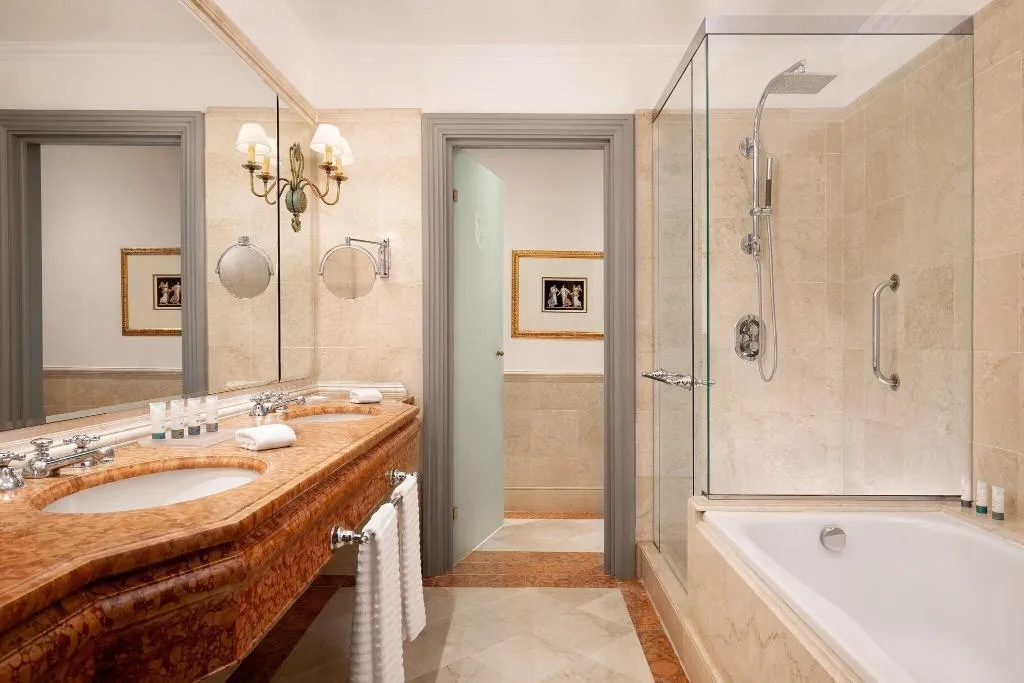 JUNIOR SUITE KING SIZE BED Room, The Westin Excelsior, Florence