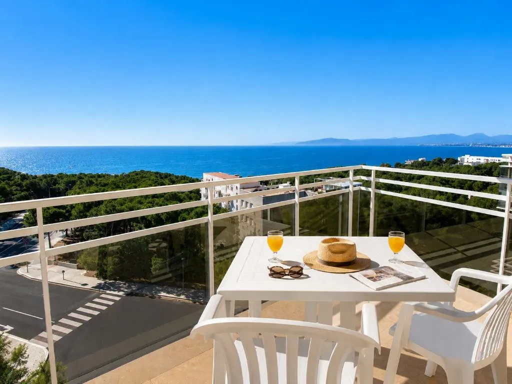 APARTMENT SEA VIEW TWO BEDROOMS Room, SunClub Salou, Costa Dorada
