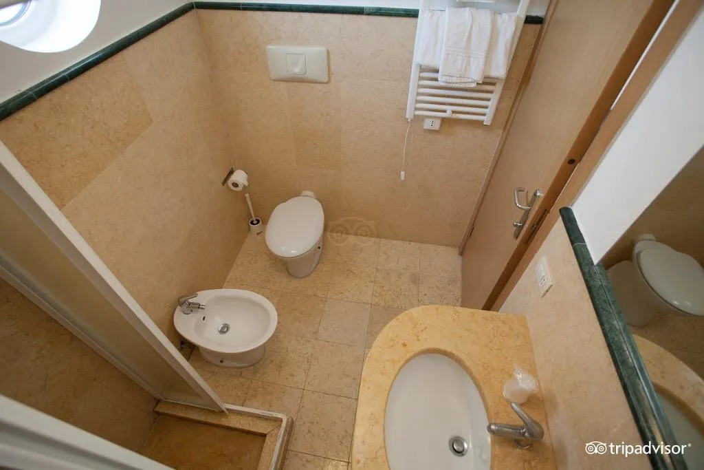 Room, Ca' del Moro, Venice