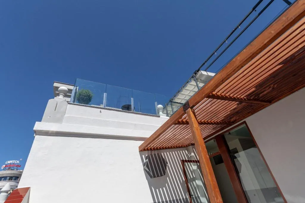 Terrace, Hostal Charlotte, Madrid