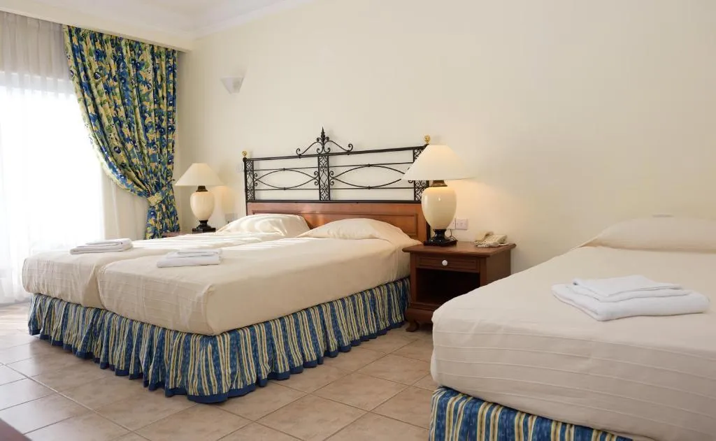 QUADRUPLE CAPACITY 4 Room, Oriana Hotel, Malta