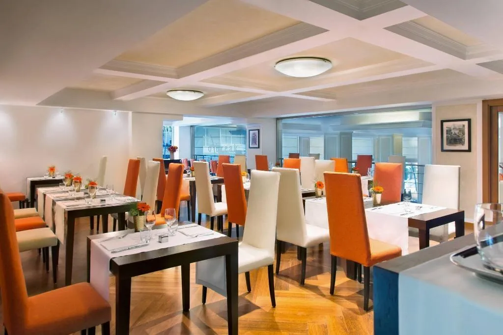 Restaurant, Renaissance Naples Mediterraneo, Naples