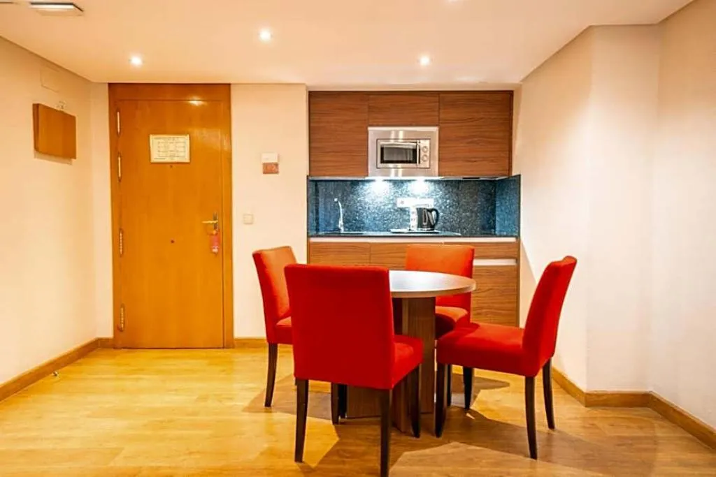 General view, Aparto-Hotel Rosales, Madrid