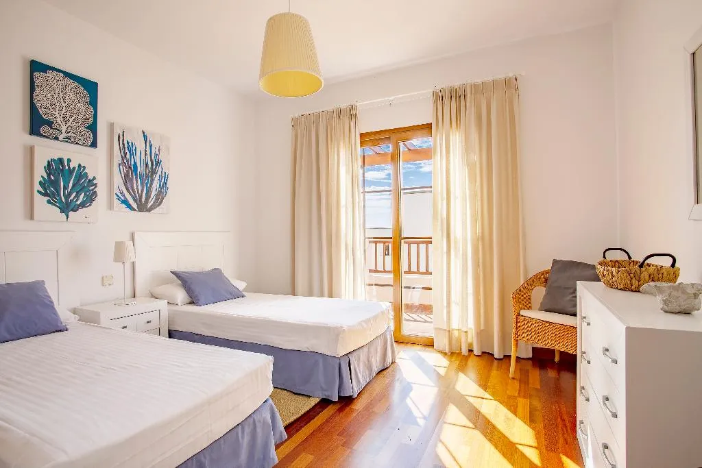 VILLA FOUR BEDROOMS Room, Las Caletas Village, Lanzarote