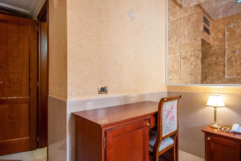 DOUBLE WITH DOUBLE BED Room, Comfort Hotel Bolivar, Rome