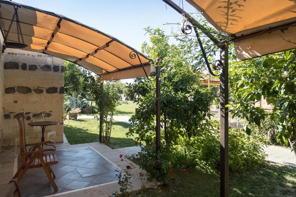 DOUBLE SUPERIOR WITH TERRACE Room, Maison Tresnuraghes, Cagliari