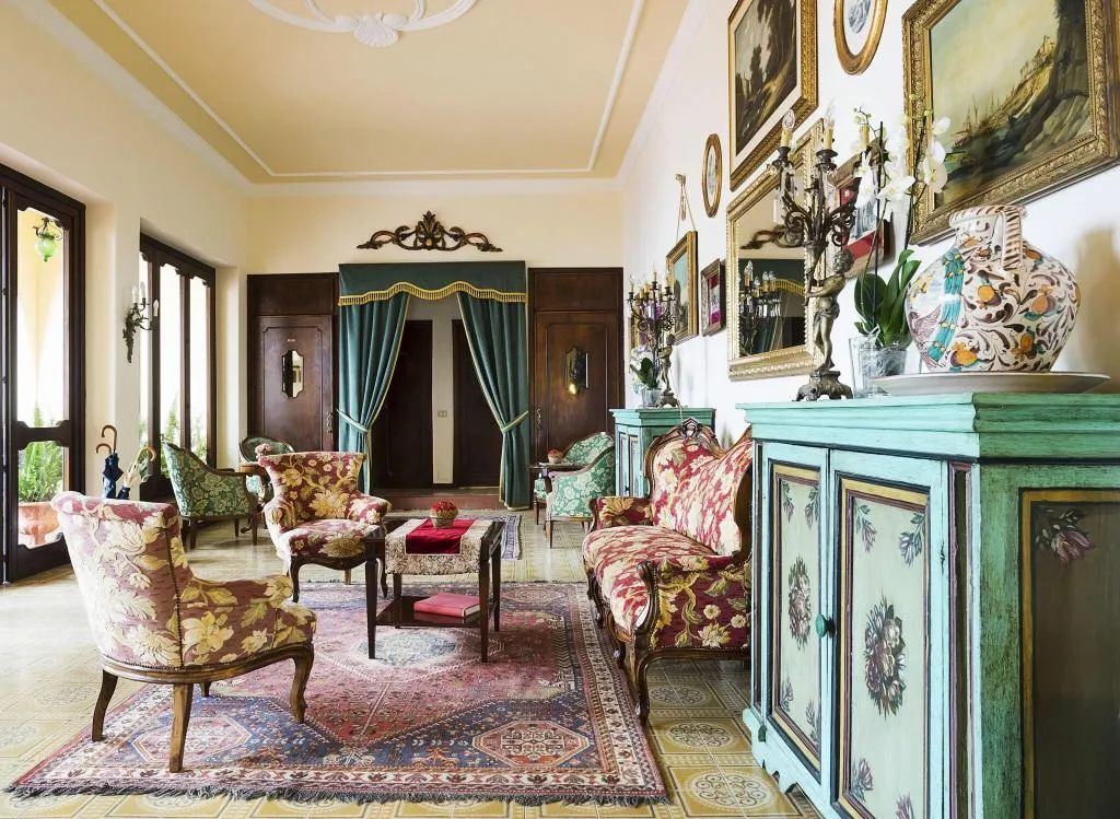 Lobby, Sirius, Taormina