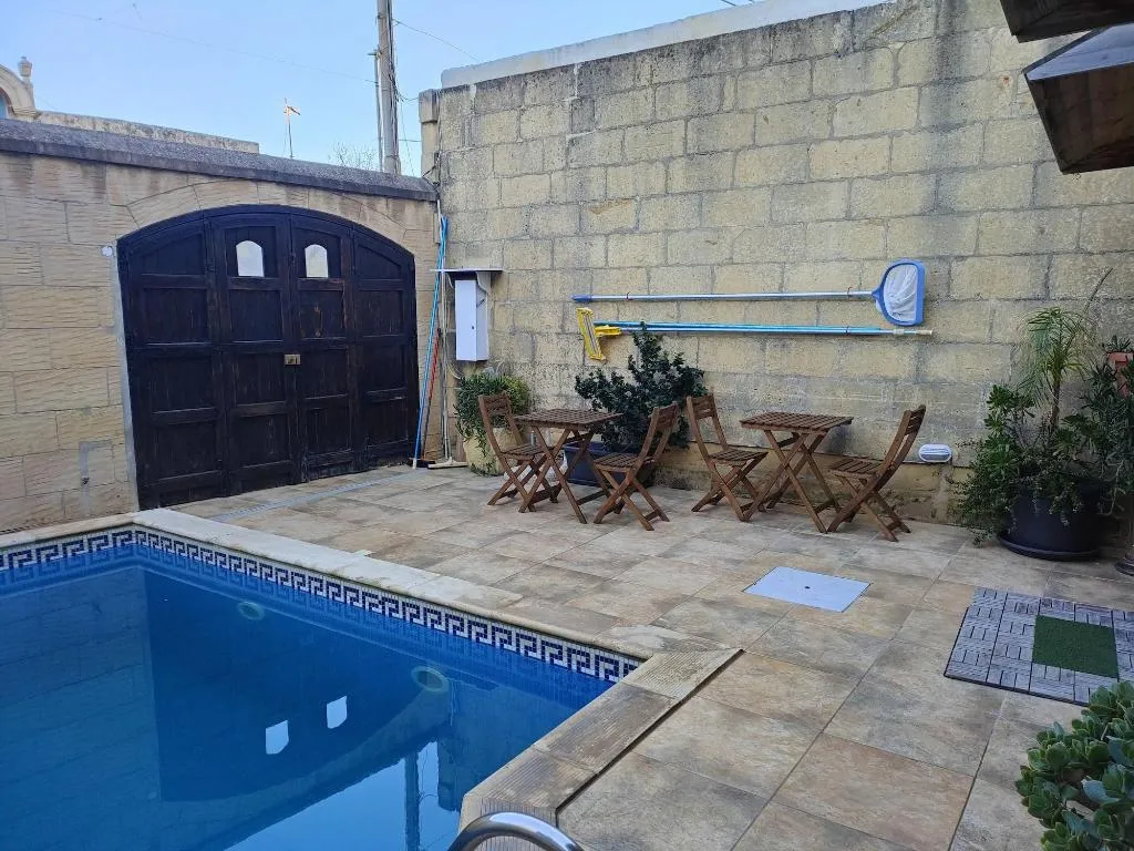 Terrace, Grotto's Paradise B&B, Gozo