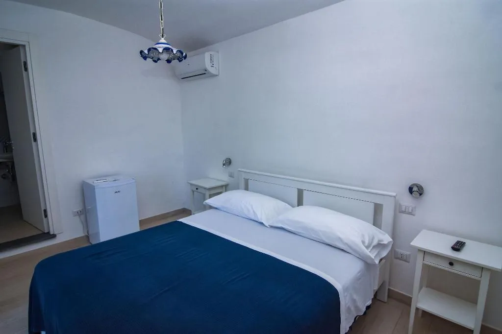Room, Villa Mariagiovanna, Naples