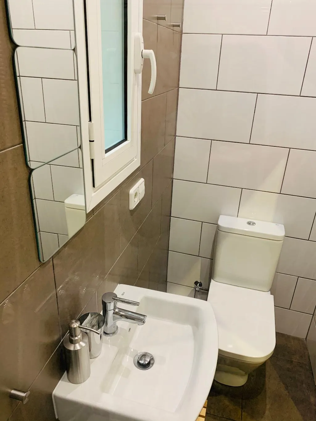 TWIN Private external bathroom Room, Super Balmes Guest House, Barcelona