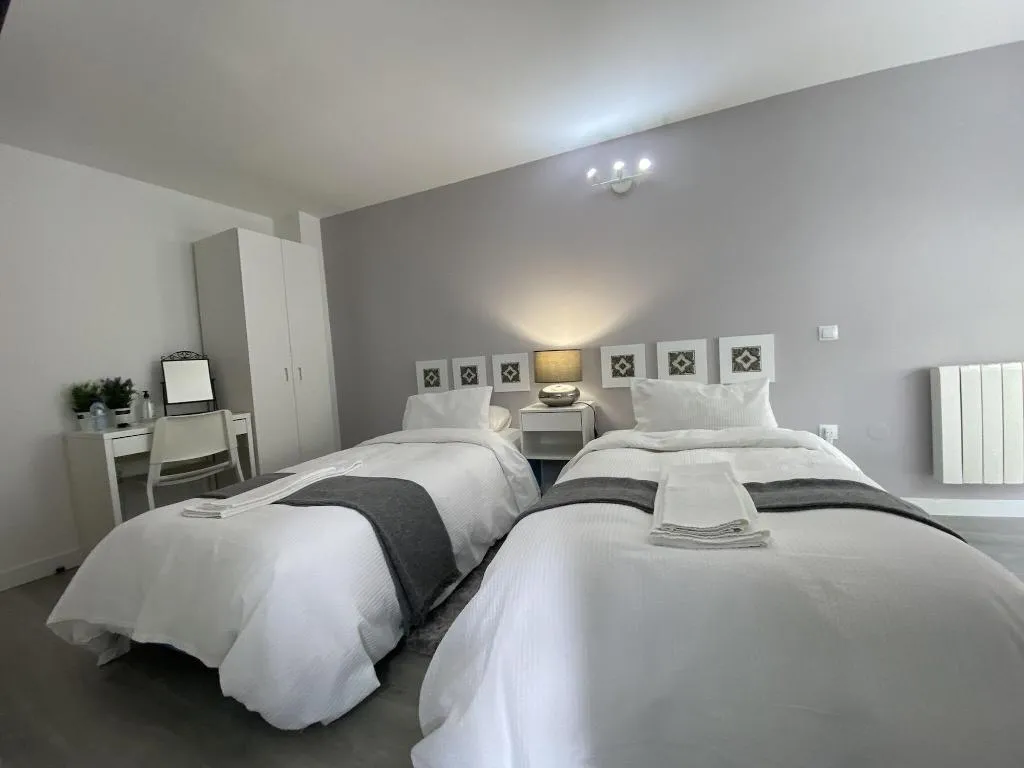Room, Residencial Triunfo, Porto