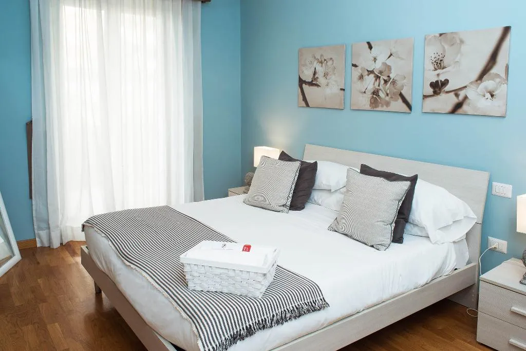 APARTMENT CAPACITY 4 Room, Residenza Flegrea, Naples