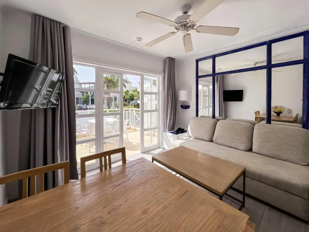 APARTMENT TWO BEDROOMS Room, Parque del Sol, Tenerife