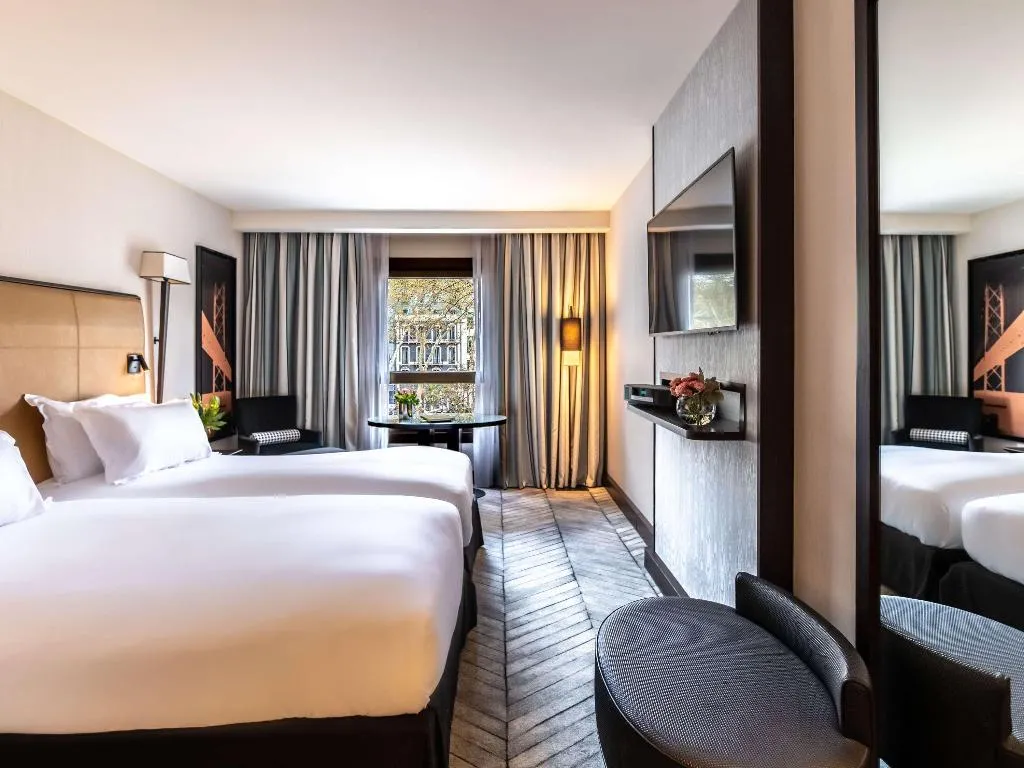 DOUBLE SUPERIOR KING BED Room, Sofitel Lisbon Liberdade, Lisbon