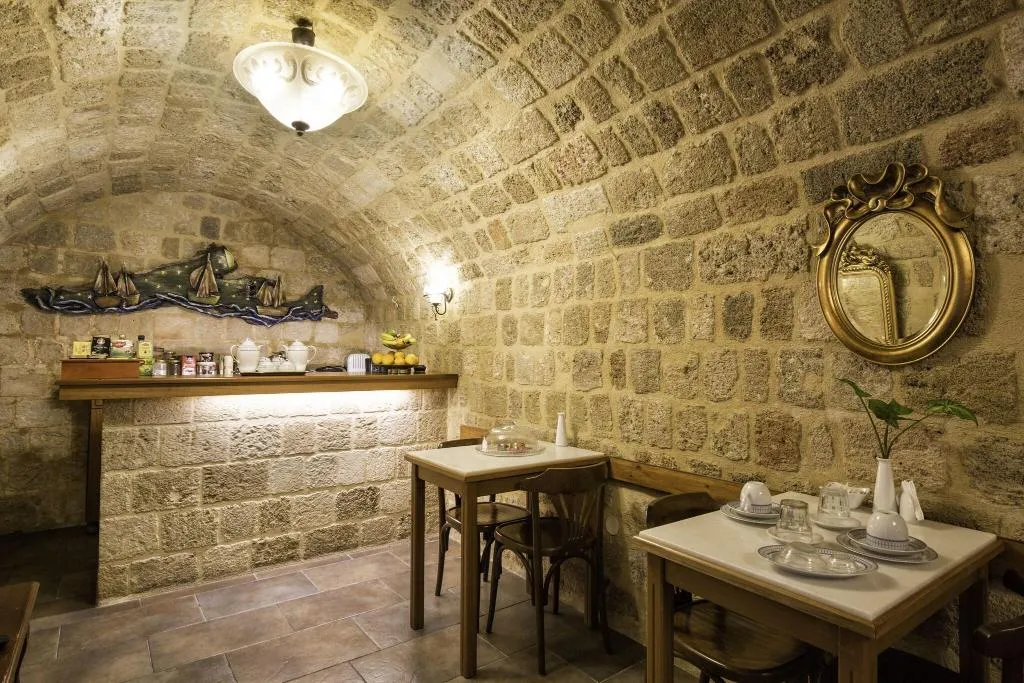 Restaurant, Camelot, Rhodes