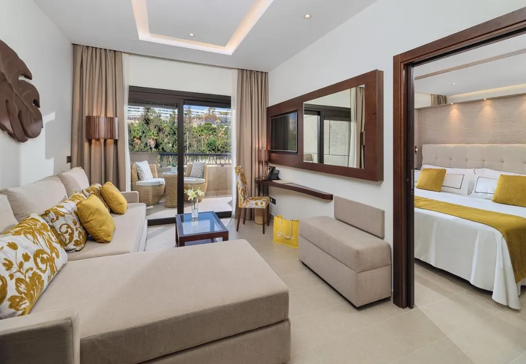 SUITE CAPACITY 4 Room, GF Victoria, Tenerife