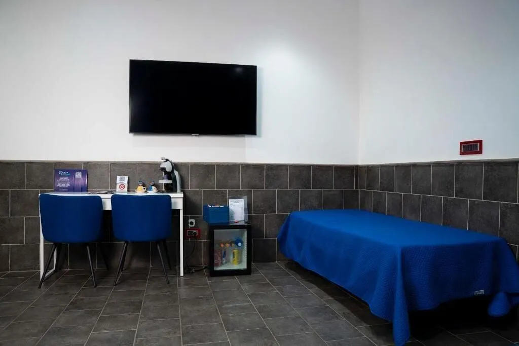Room, Yacht Club Angioino, Naples