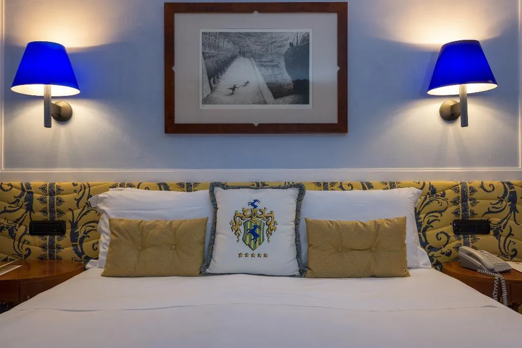SUITE DELUXE KING BED Room, Grand Hotel Ortigia, Catania