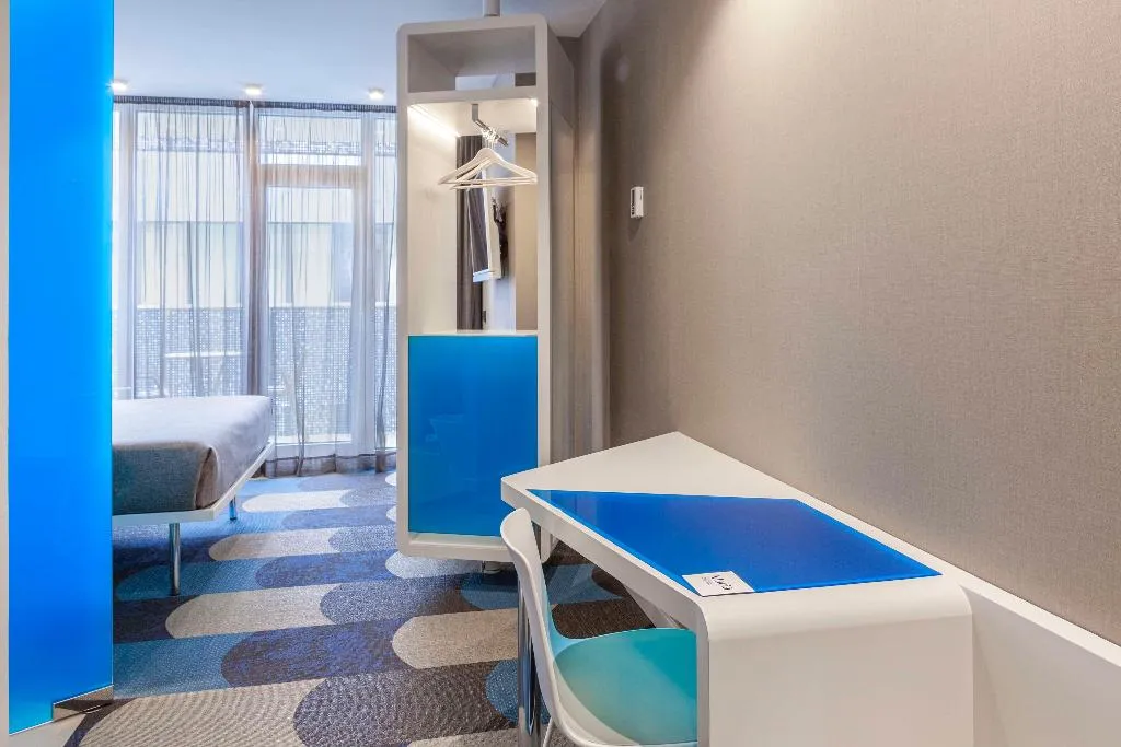 Room, Macia Sevilla Kubb, Seville