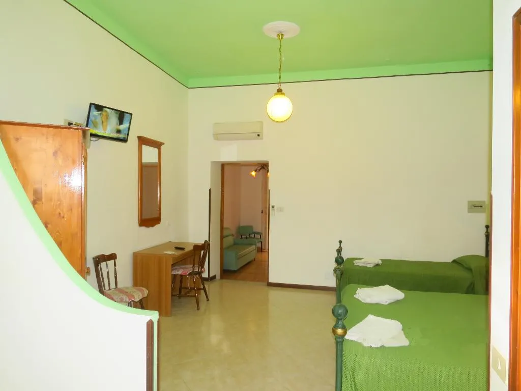 APARTMENT SUPERIOR WITH BALCONY Room, Casa Vittorio, Catania