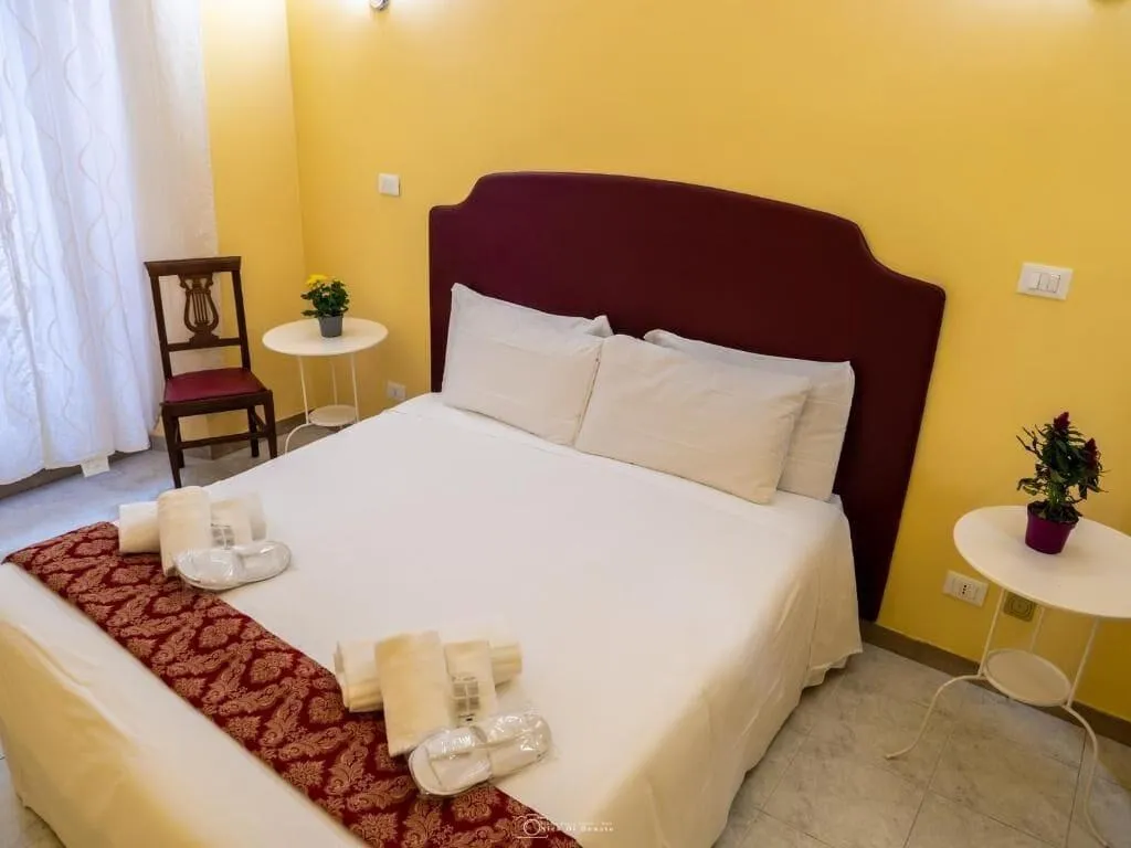 Room, Miss Suite, Naples