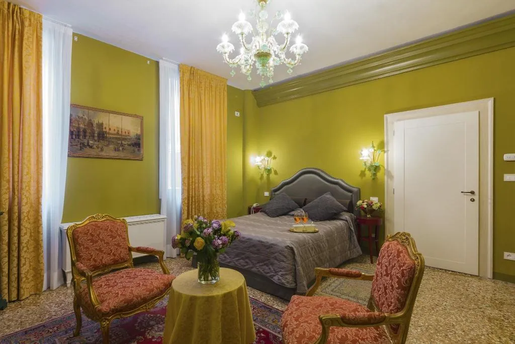 DOUBLE DELUXE Room, Palazzetto Pisani, Venice