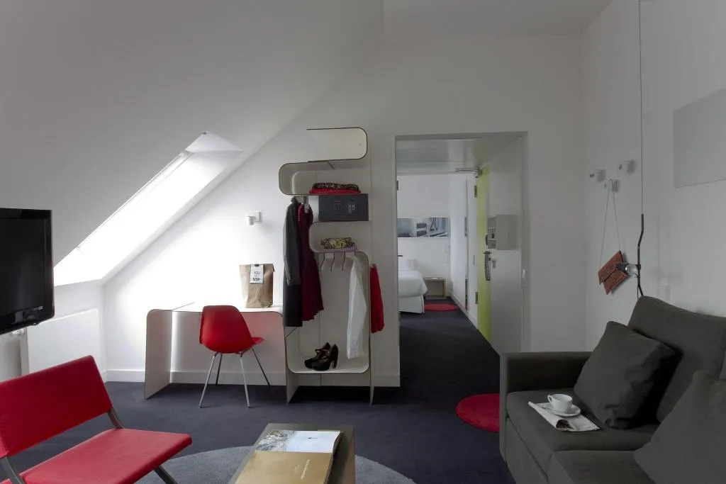 JUNIOR SUITE WITH DOUBLE BED Room, Gat Point Charlie, Berlin