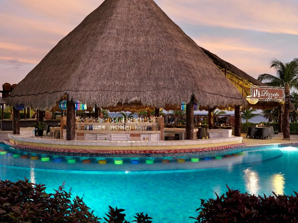 Bar, Hard Rock Hotel Riviera Maya All Inclusive, Cancun Area