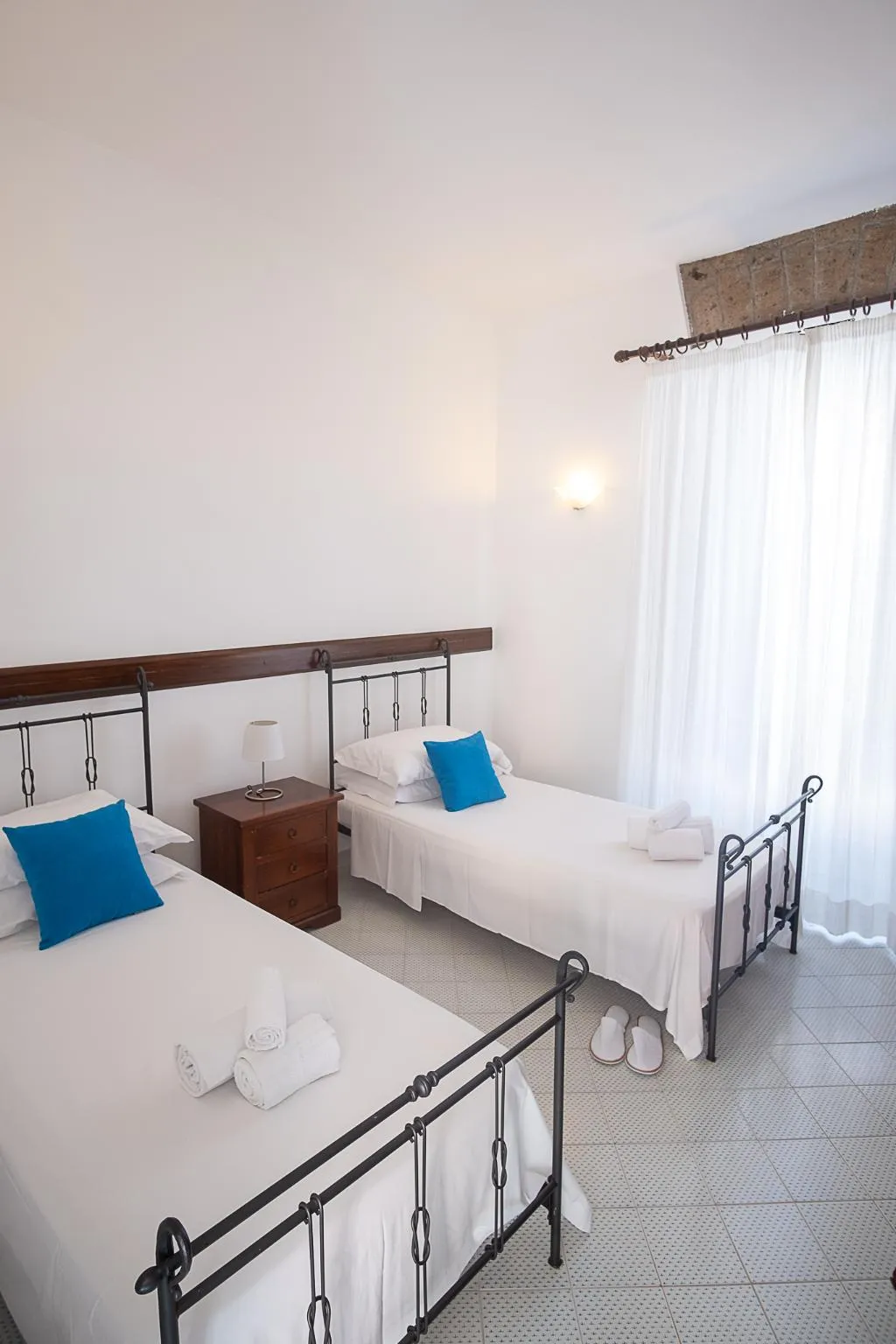APARTMENT WITH TERRACE Room, Antico Palazzo Scala, Naples