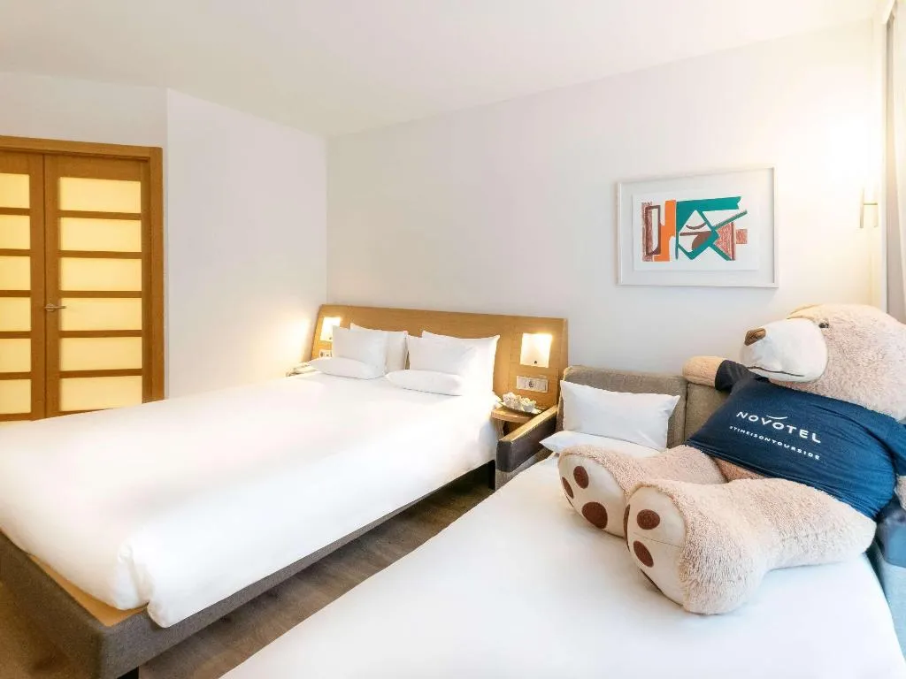 DOUBLE SUPERIOR Room, Novotel Barcelona City, Barcelona