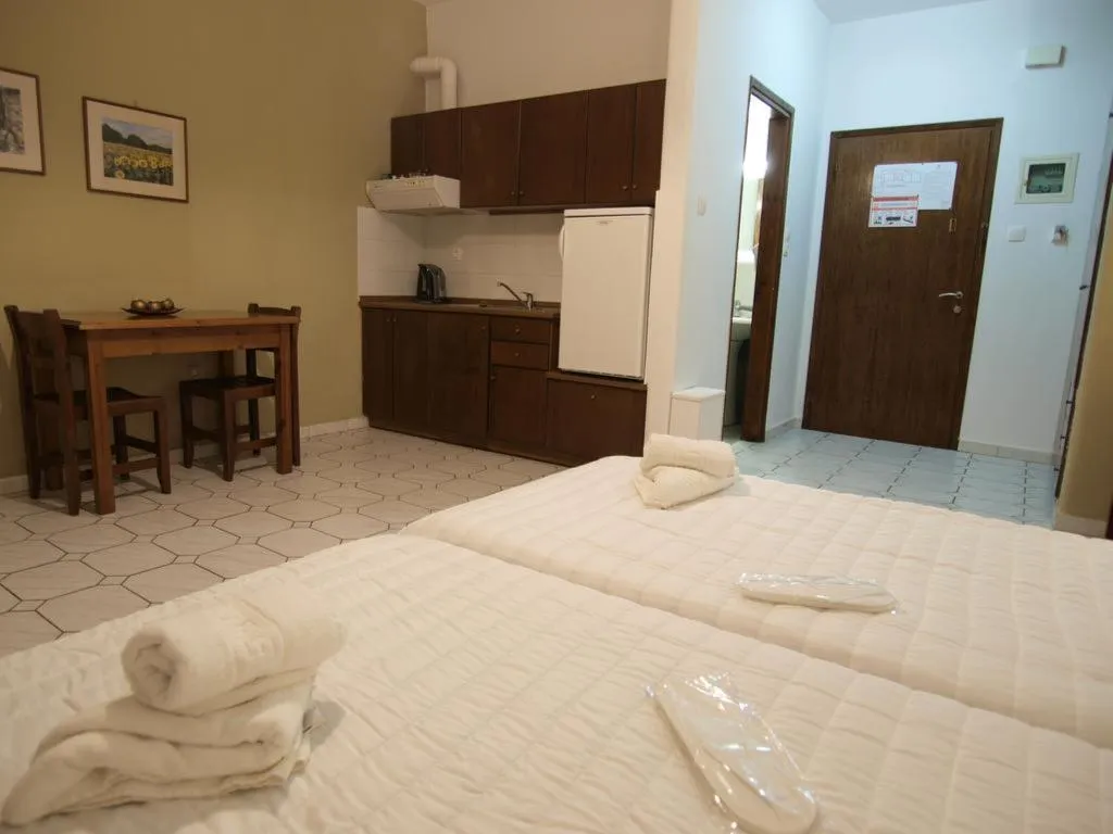 STUDIO STANDARD Room, Kleopatra Traditional Hotel, Kalamata