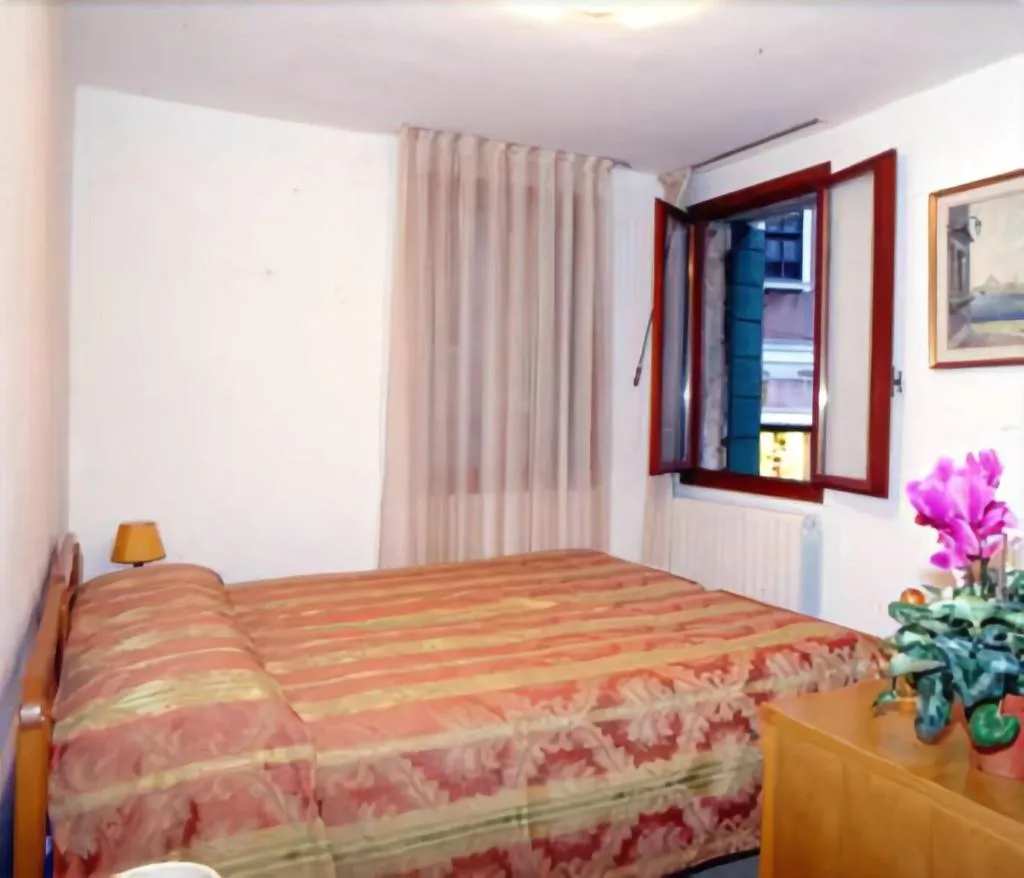 Room, Hotel Al Vagon, Venice