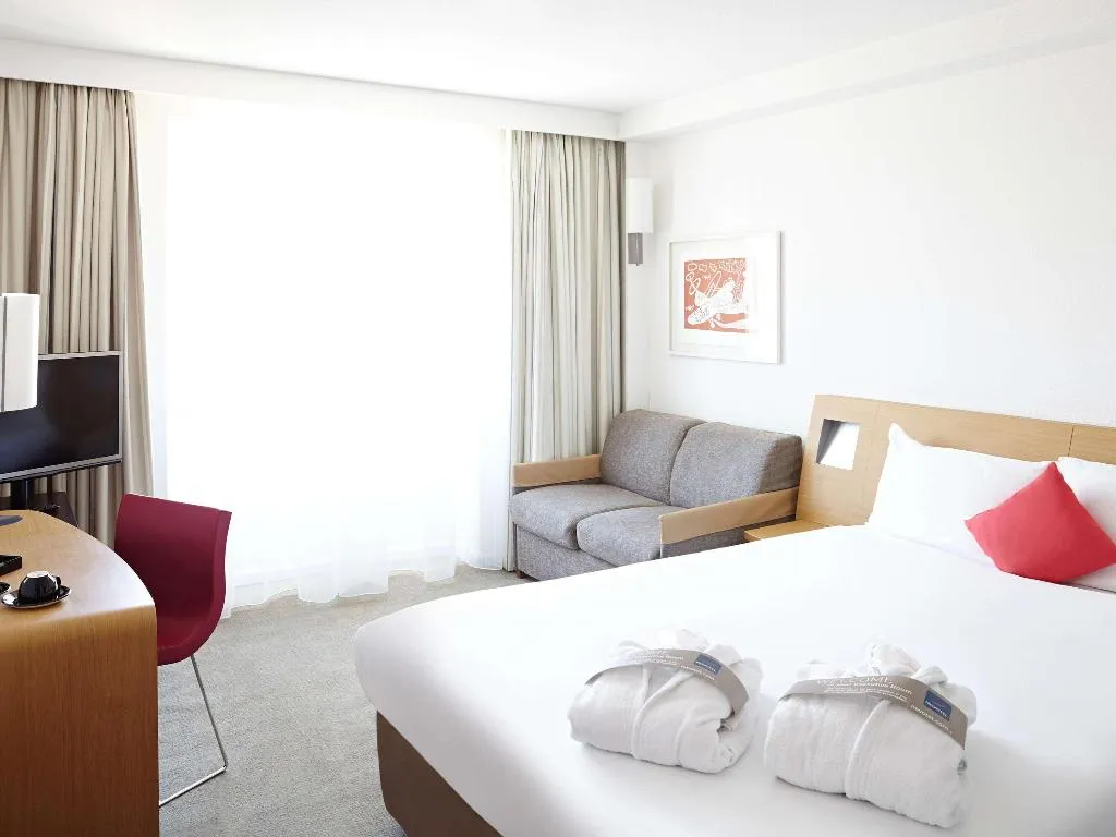 DOUBLE QUEEN SIZE BED Room, Novotel Lisboa, Lisbon