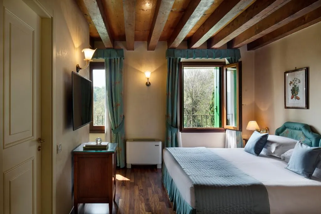 Double or Twin SUPERIOR Room, Villa Michelangelo Vicenza - Starhotels Collezione, Venice