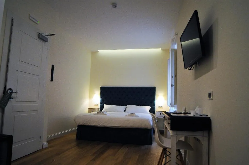 Room, Magia A Trilussa, Rome