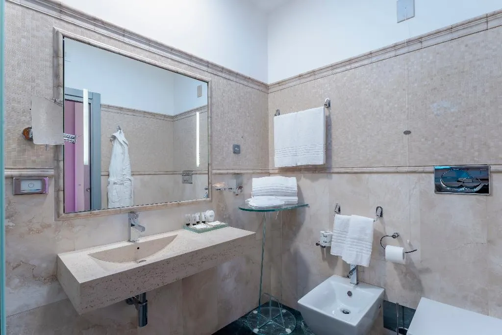 JUNIOR SUITE STANDARD Room, Hotel Trecento, Rome