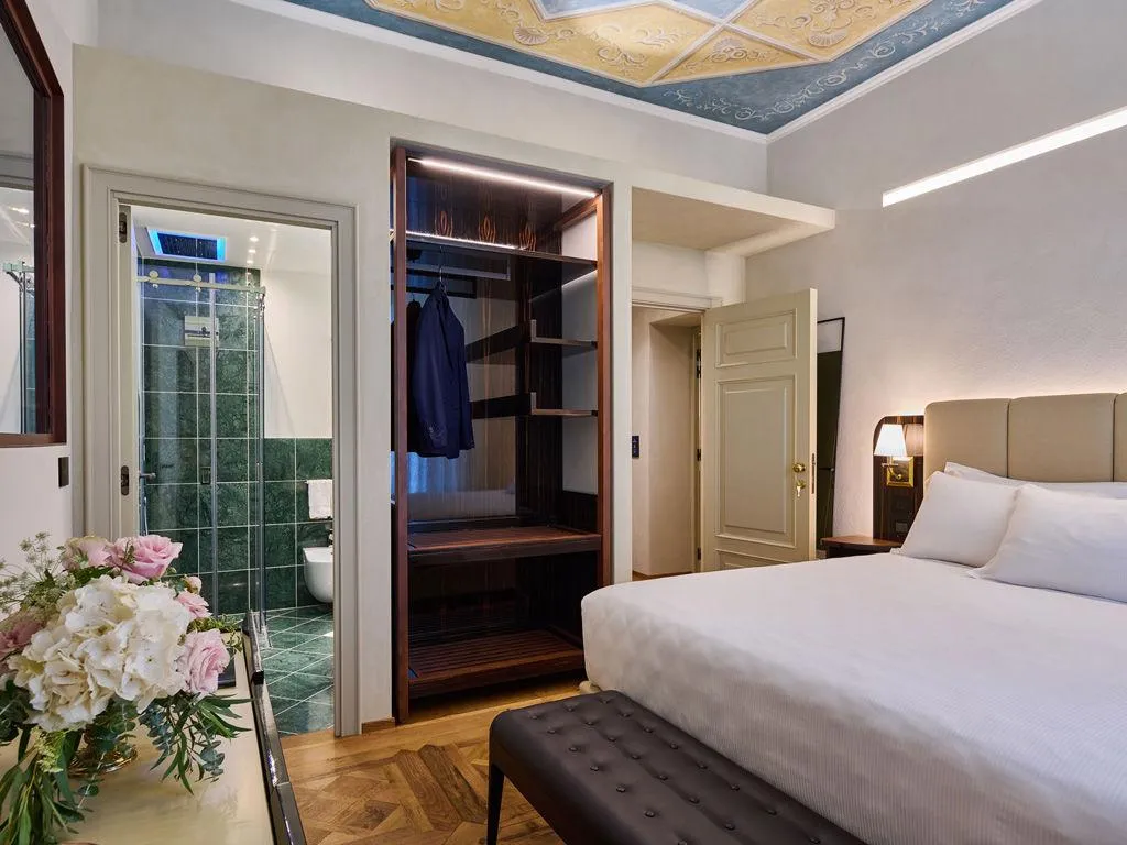 DOUBLE KING SIZE BED Room, Duomo Luxury Florence, Florence