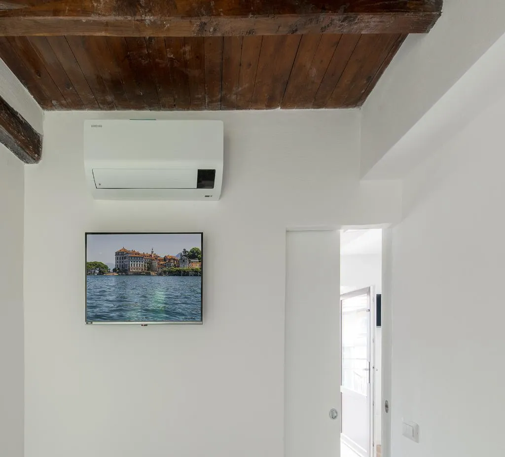 APARTMENT CLASSIC TWO BEDROOMS Room, Stresa Complex Levoasi, Milan