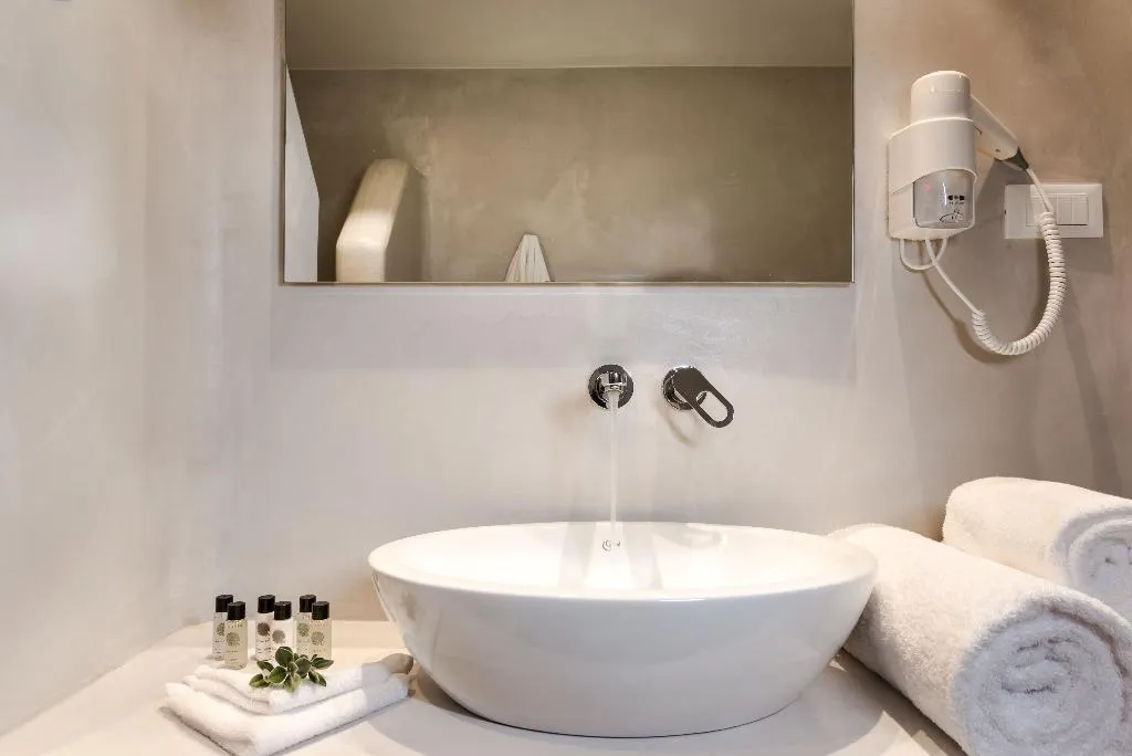 Double or Twin STANDARD Room, Strogili, Santorini
