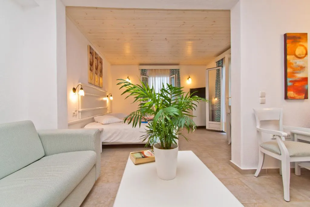 FAMILY ROOM STANDARD Room, Yiannaki, Mykonos