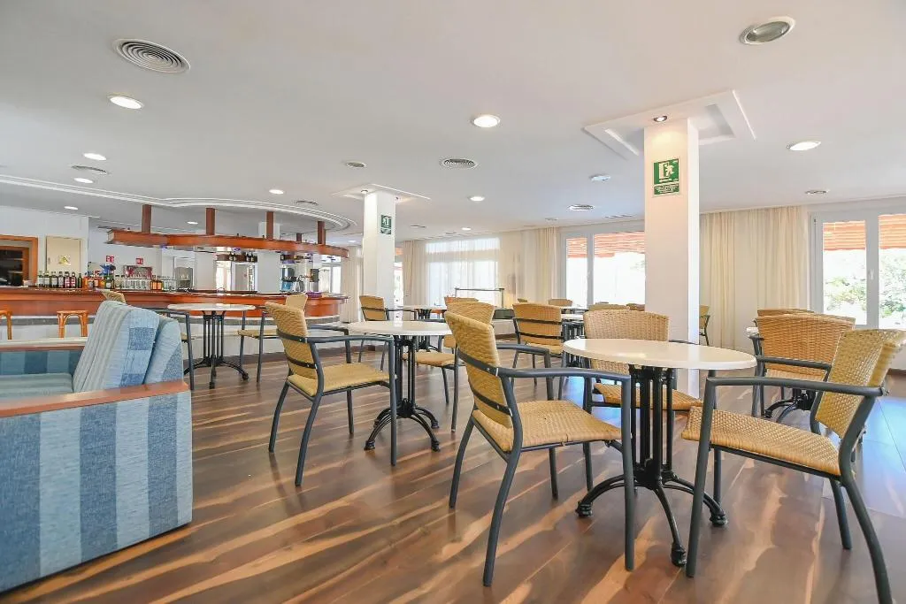 Bar, Club Hotel Cala Ratjada, Majorca
