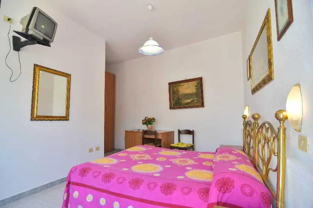 Room, Villa Fiorentina, Naples