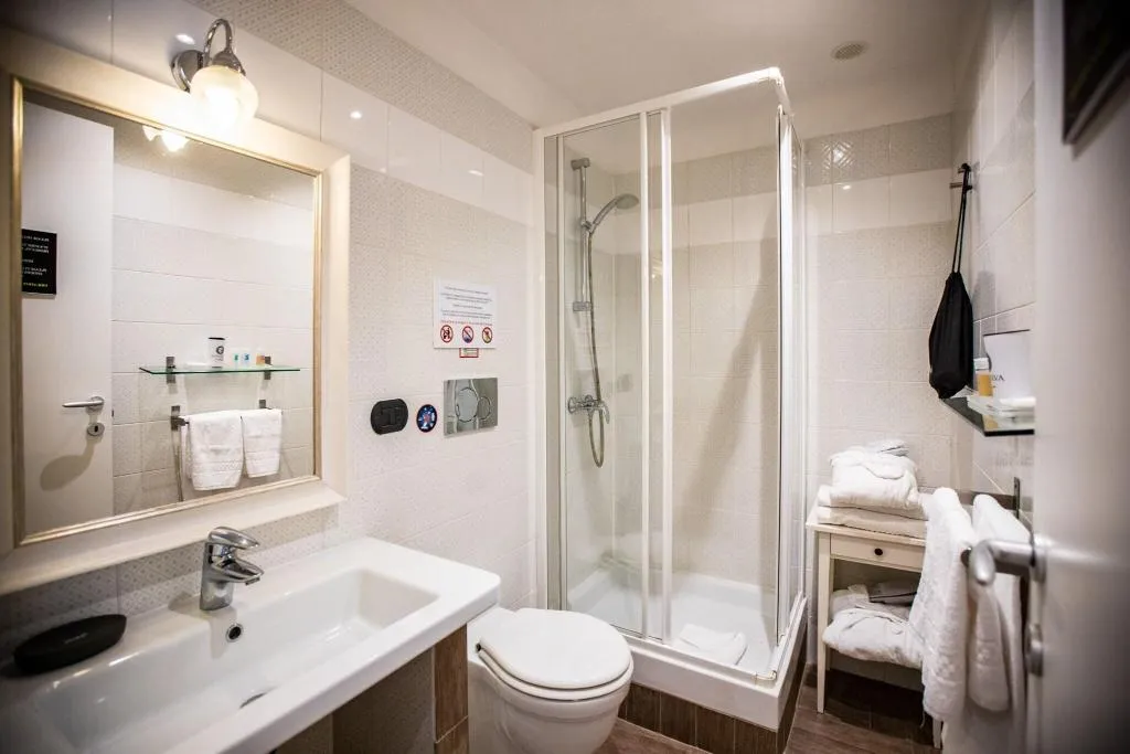 DOUBLE DELUXE QUEEN BED Room, Jb Relais, Rome