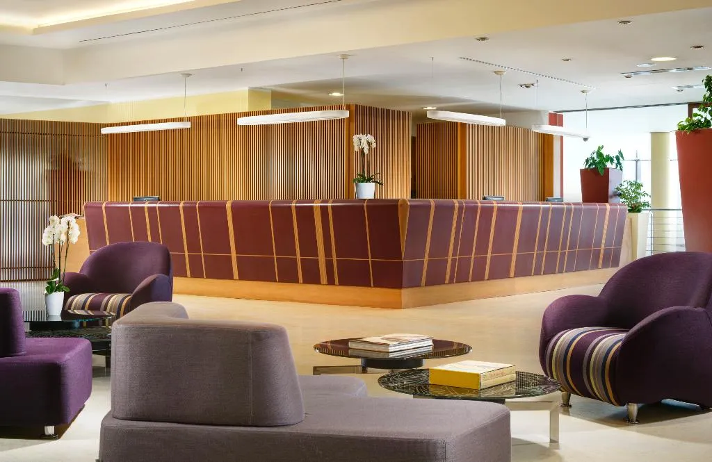 Lobby, Unahotels Varese, Milan
