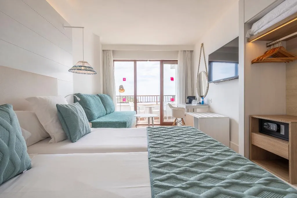 TRIPLE DELUXE SEA VIEW Room, Leonardo Royal & Suites hotel Ibiza Santa Eulalia, Ibiza