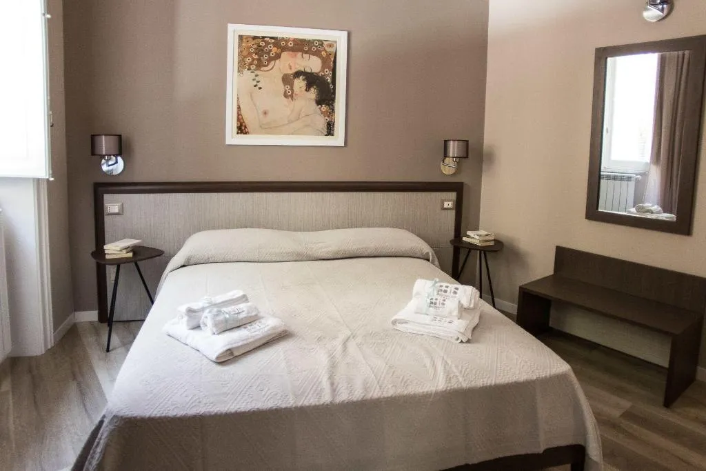 Room, Bagnasco 18, Palermo